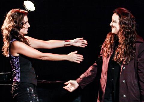 Zizi Possi e Ana Carolina cantam com Chiara Civello